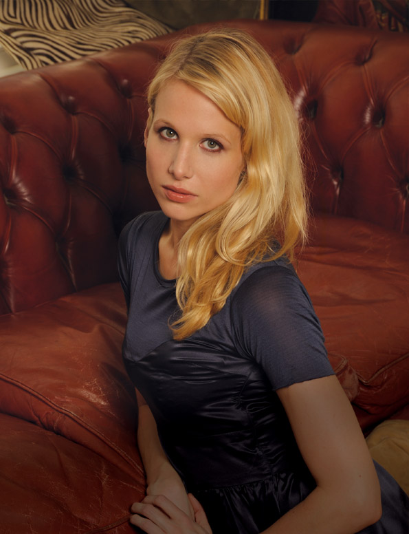 Lucy Punch Cast As Deena Pilgrim In Powers Posted by banson on June 21st